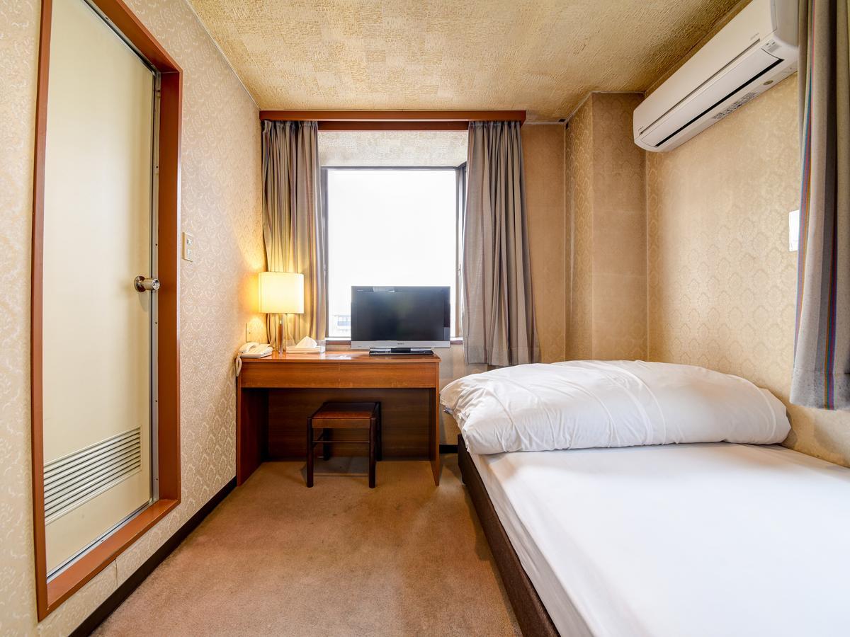 Green Business Hotel Фукуяма Екстериор снимка