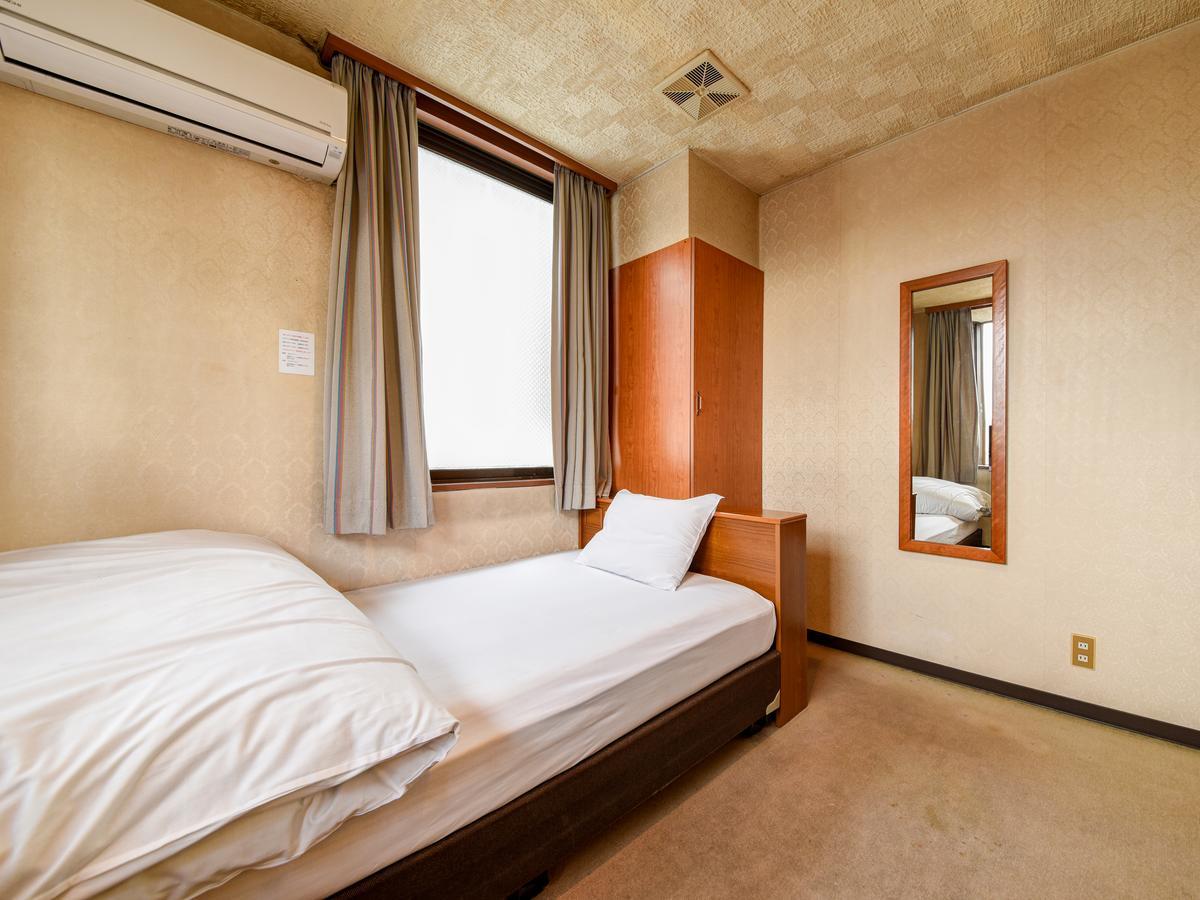 Green Business Hotel Фукуяма Екстериор снимка