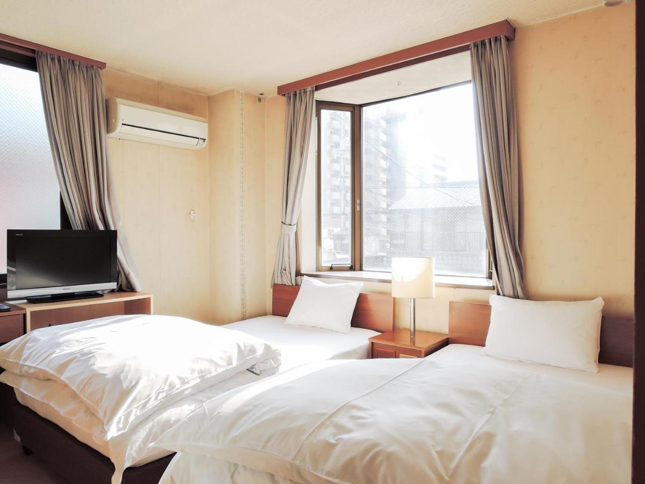 Green Business Hotel Фукуяма Екстериор снимка