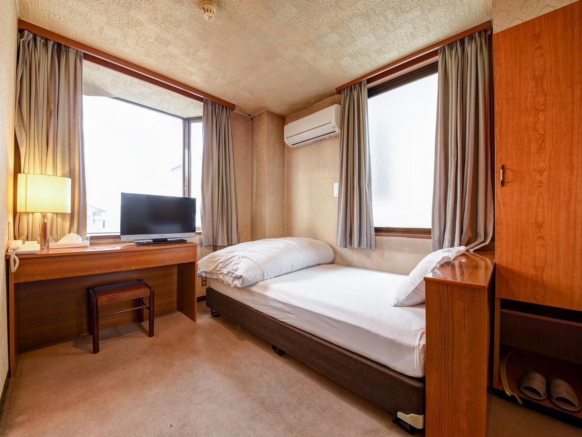 Green Business Hotel Фукуяма Екстериор снимка